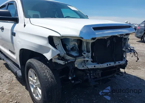 2019 Toyota Tundra Sr5 5.7L V8 z USA, uszkodzony, nr VIN 5TFDY5F16KX861779